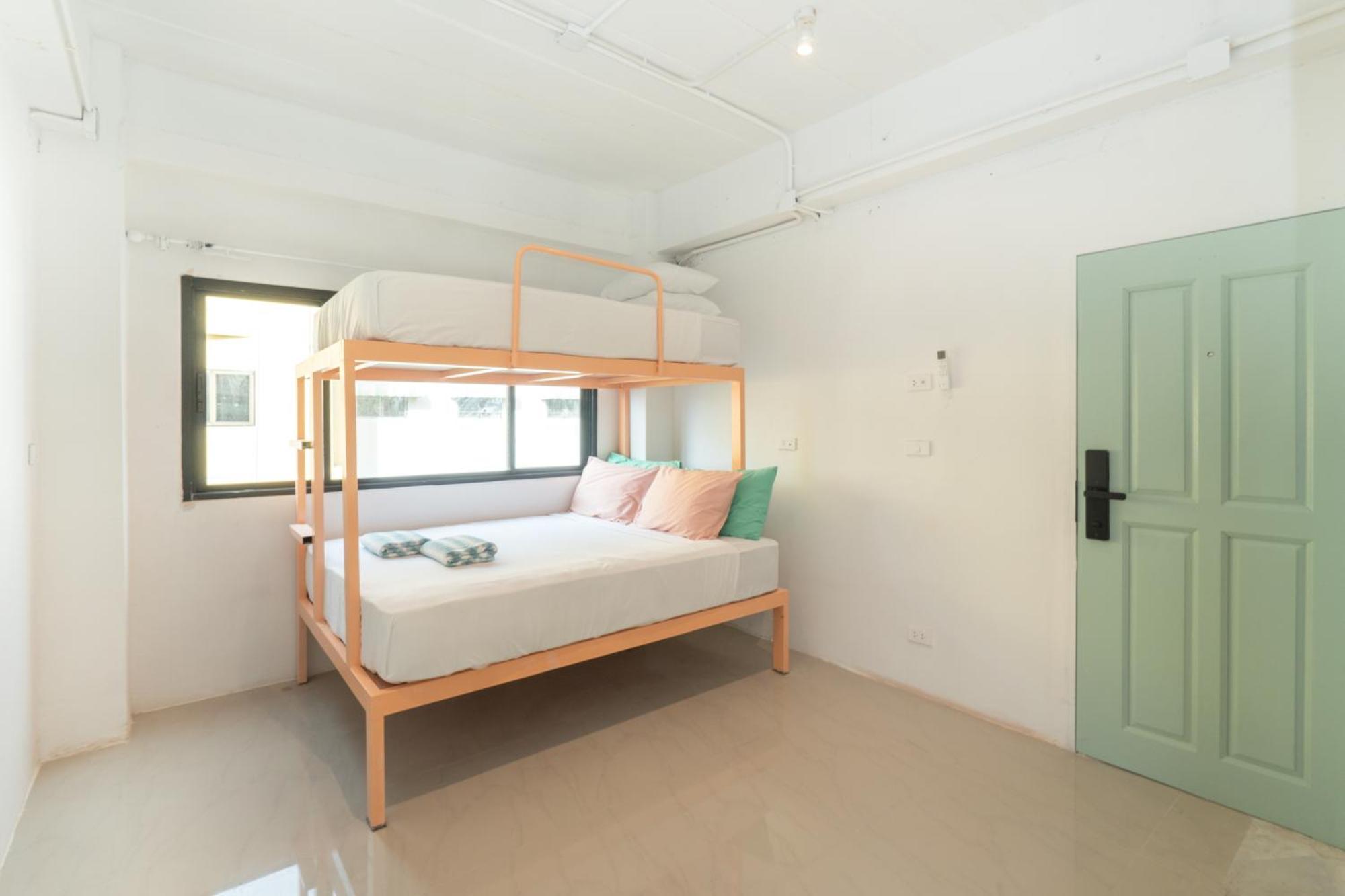 Easy Sunday Khaosan Hotel 3*